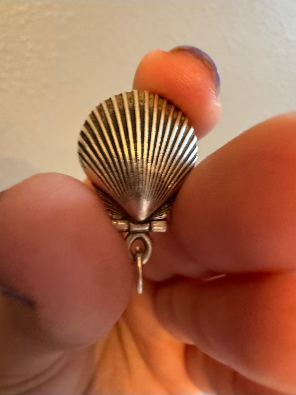 James Avery Silver Shell Charm Pendant - Picture 4 of 6